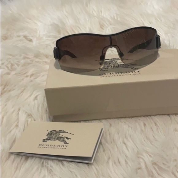 Burberry Sunglasses - Picture 2 of 6